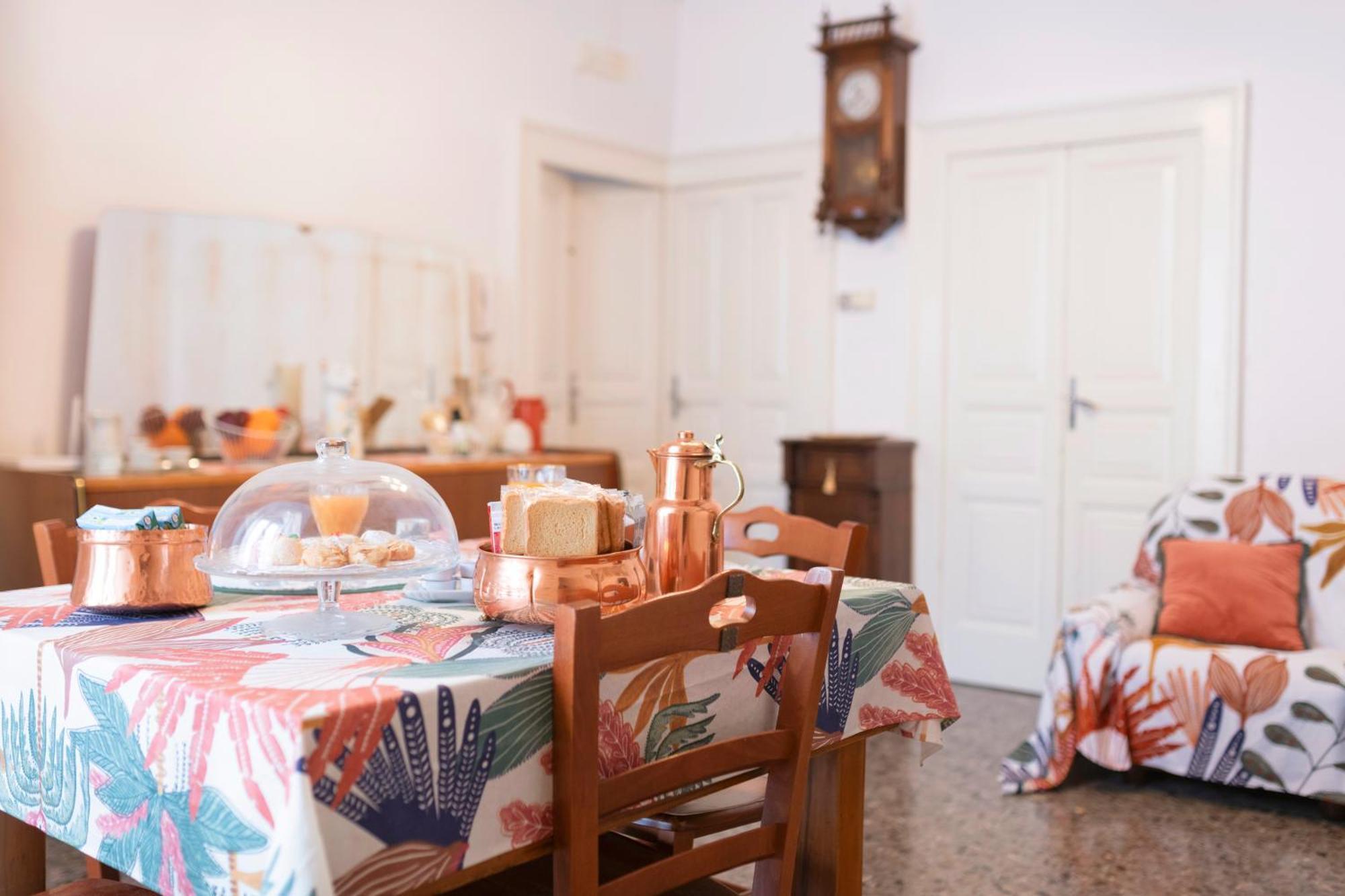 דירות אוסטוני Nonna Nella Casa In Centro מראה חיצוני תמונה